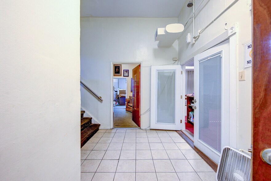 More Photos Of 139 Amboy St, Brooklyn Religious Facility For Lease