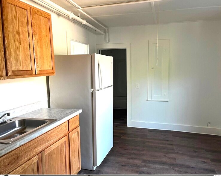 More Photos Of 158-160 W Main St, Walden Storefront Retail Residential For Sale