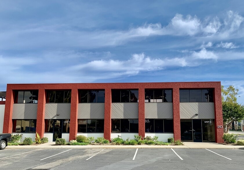 More Photos Of 20 N Aviador St, Camarillo Warehouse For Lease