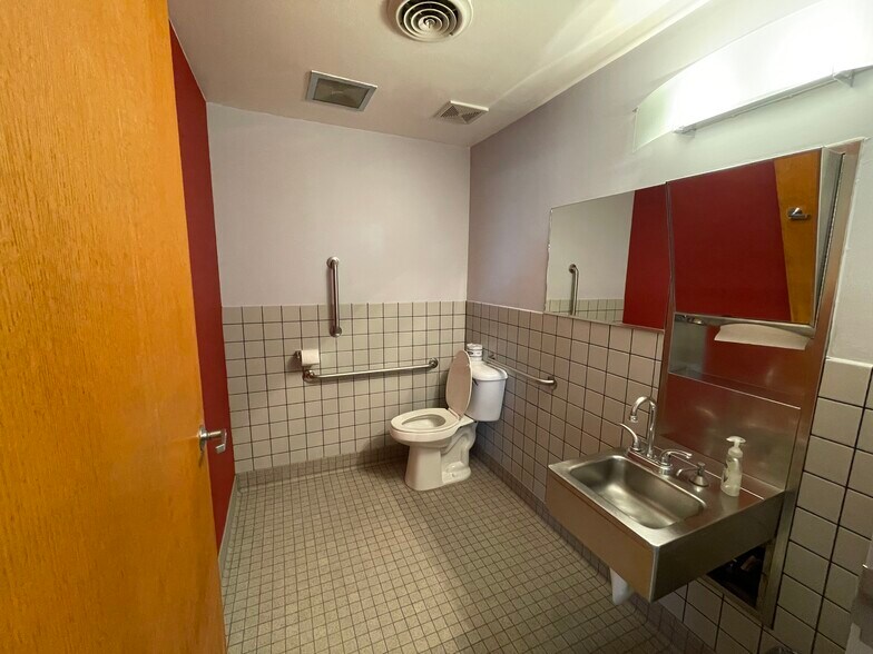 More Photos Of 3100 N 3rd Ave, Phoenix Office For Lease