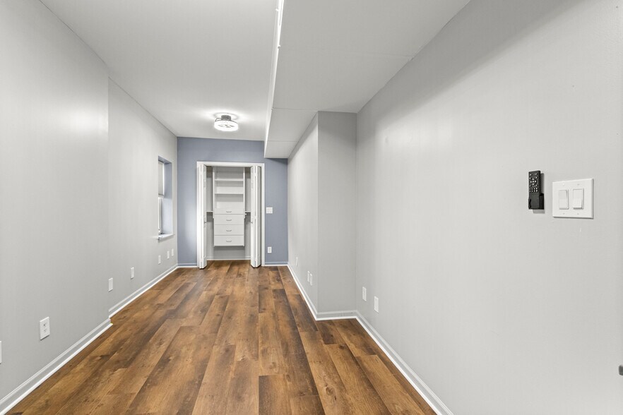 More Photos Of 5920 Chase Rd, Dearborn General Retail For Lease