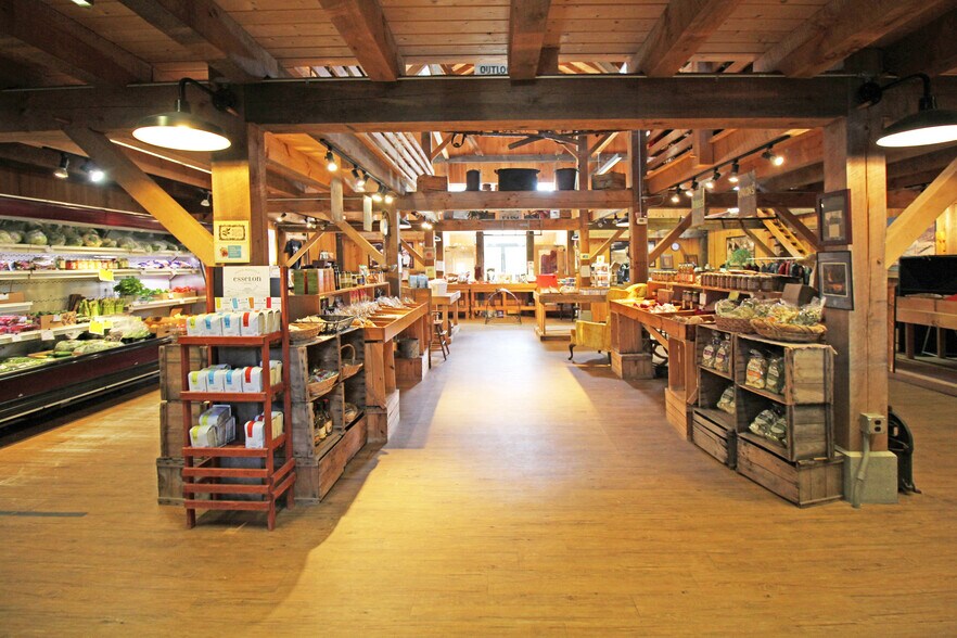 More Photos Of 138 Main Rd, Westhampton Restaurant For Sale