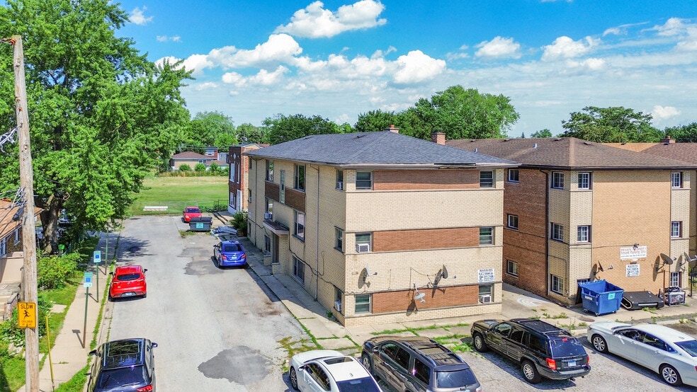 Primary Photo Of 13037 Seeley Ave, Blue Island Apartments For Sale