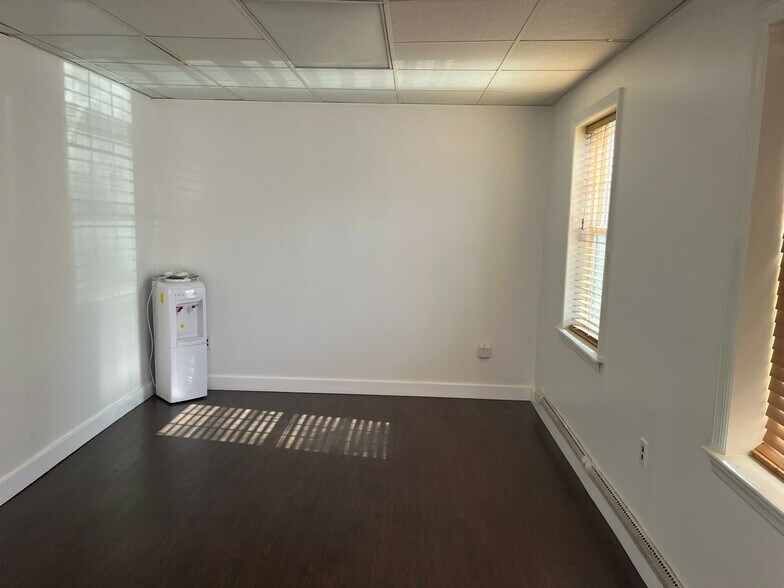 More Photos Of 3231-3233 Superior Ln, Bowie Medical For Sale