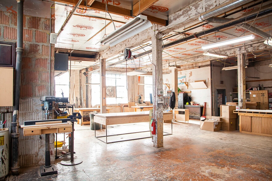 More Photos Of 401 N Wood St, Chicago Flex For Lease