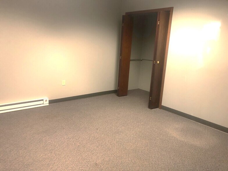 More Photos Of 27071 Mueller Place, Sioux Falls Warehouse For Lease