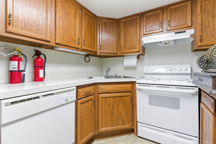 More Photos Of 3208 College Dr, Louisville Office For Sale