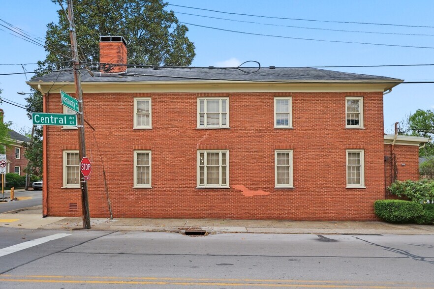 More Photos Of 131 Kentucky Ave, Lexington Freestanding For Sale