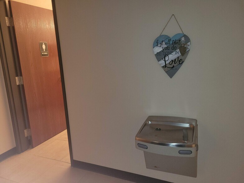 More Photos Of 116 County Line Rd W, Westerville Loft Creative Space For Sale