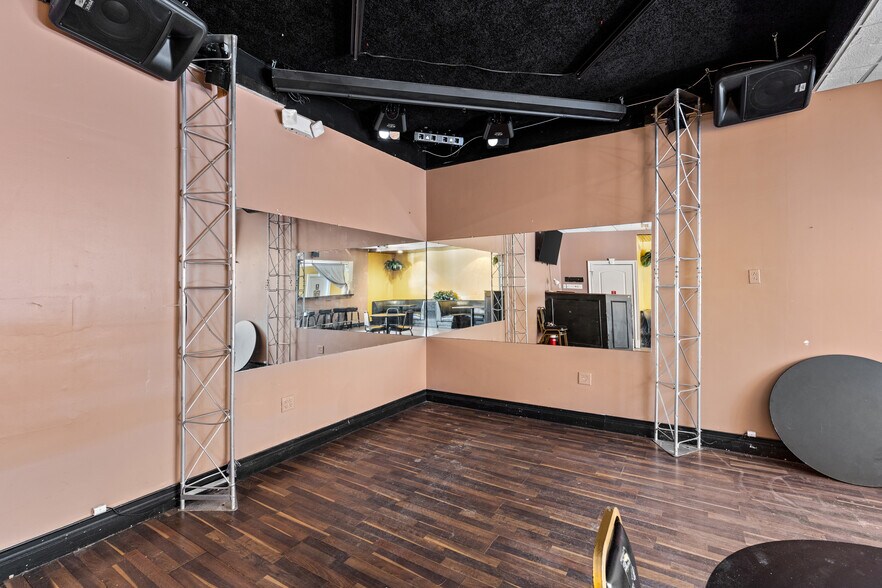 More Photos Of 2109 Pennsylvania Ave, Weirton Restaurant For Sale