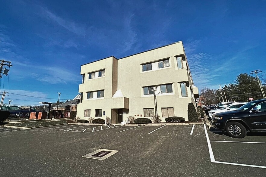 More Photos Of 1817 Black Rock Tpke, Fairfield Medical For Sale
