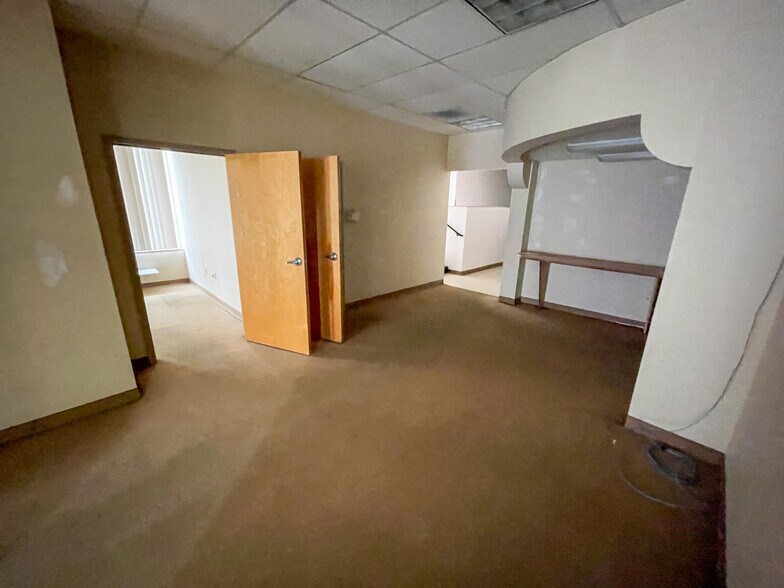 More Photos Of 1002 Chartiers Ave, McKees Rocks Warehouse For Sale