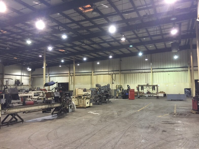 More Photos Of 400 N Harvey St, Seminole Manufacturing For Lease