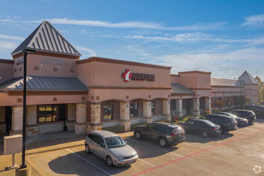 More Photos Of 810 E Ralph Hall Pky, Rockwall Medical For Lease