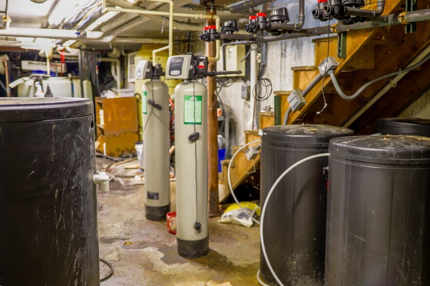 More Photos Of 1200 Janesville Ave, Fort Atkinson Carwash For Sale