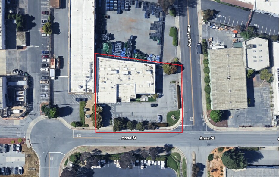 More Photos Of 94 Hangar Way, Watsonville Research And Development For Lease