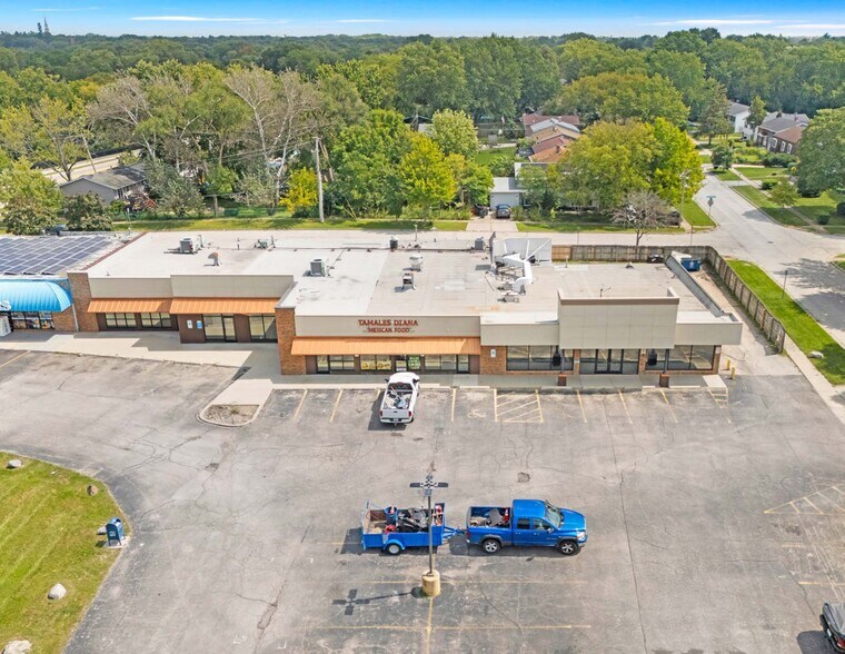 More Photos Of 605-625 N Midlothian Rd, Mundelein General Retail For Sale