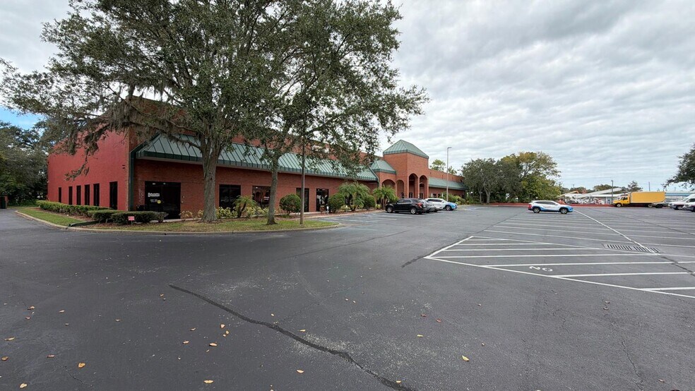 More Photos Of 1440 N Nova Rd, Daytona Beach Unknown For Lease