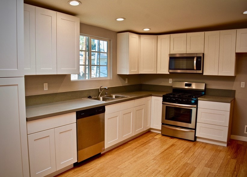 More Photos Of 13257-13259 Moorpark St, Sherman Oaks Office Residential For Sale
