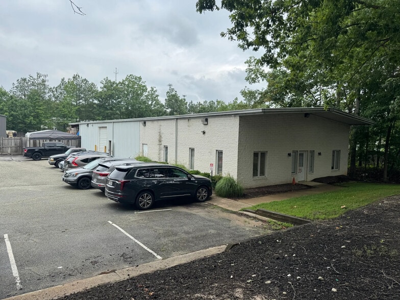 More Photos Of 12700 Oak Lake Trl, Midlothian Warehouse For Sale