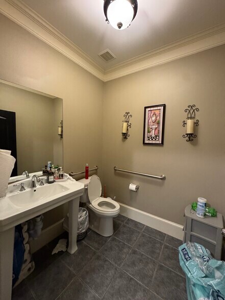 More Photos Of 800 Old Dawson Village Rd E, Dawsonville Office For Sale