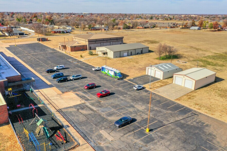 More Photos Of 1111 SW 89th St, Oklahoma City Specialty For Sale