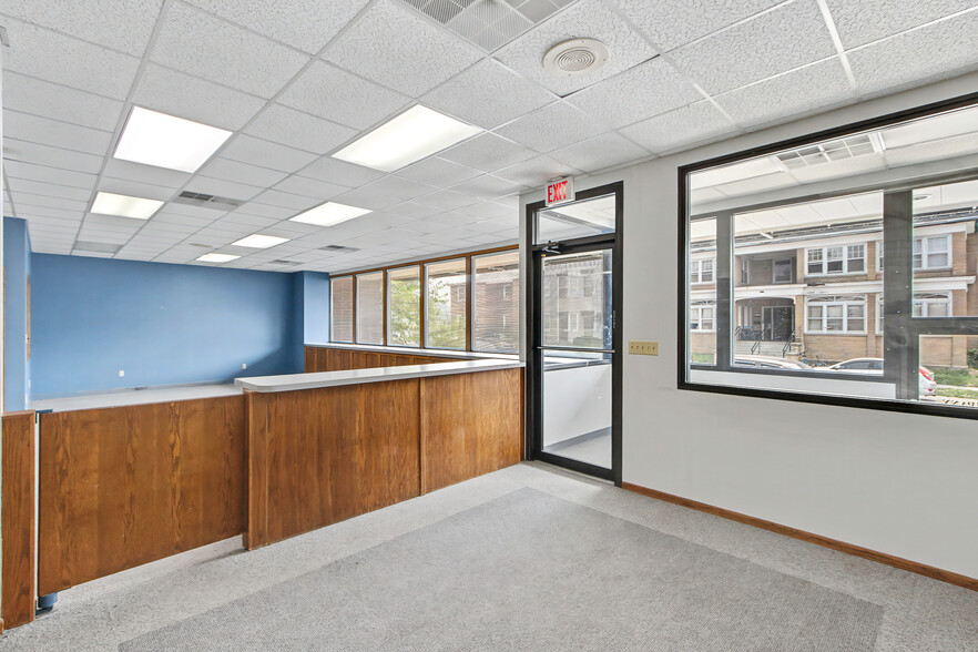 More Photos Of 115 E Conant St, Portage Office For Sale