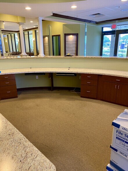 More Photos Of 473 S Indiana Ave, Englewood Coworking Space