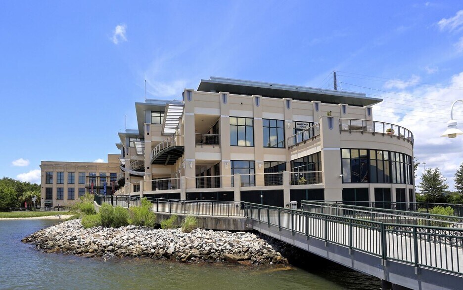 More Photos Of 360 Concord St, Charleston Office For Lease