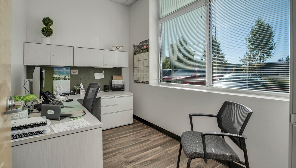 More Photos Of 5504 S 11th St, Ridgefield Distribution For Lease