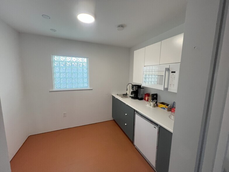 More Photos Of 2303 Line Ave, Shreveport Office For Sale