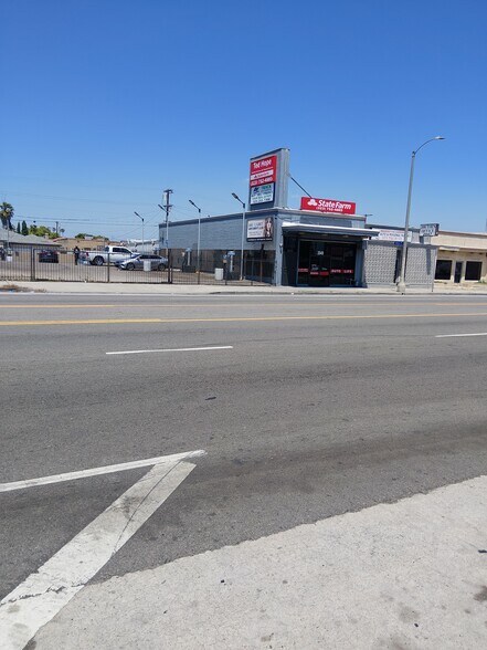 More Photos Of 2049 W Manchester Ave, Los Angeles Freestanding For Sale