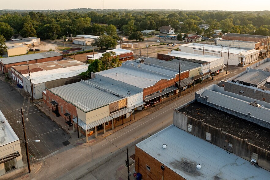 More Photos Of 519 E Goliad Ave, Crockett Storefront For Sale