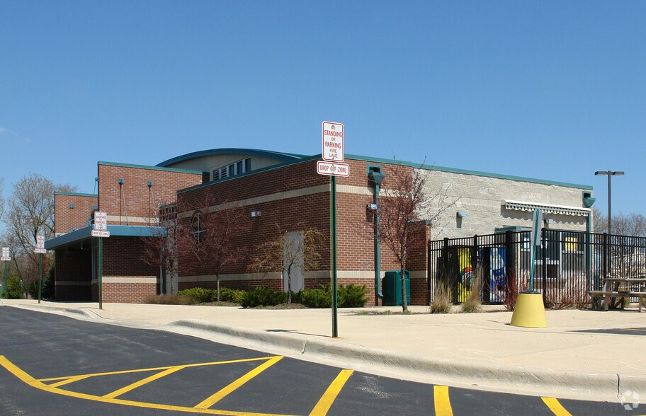 More Photos Of 200 E Congress Pky, Crystal Lake Health Club For Sale