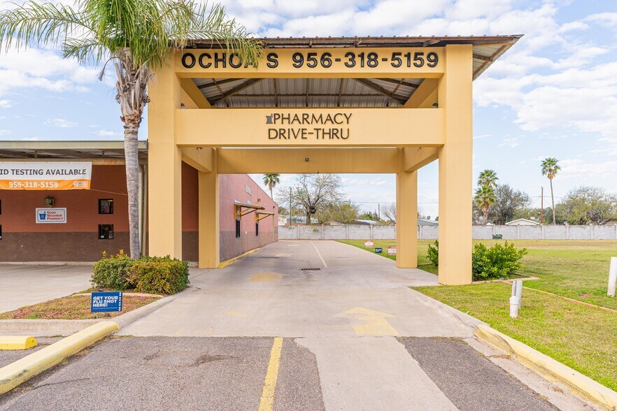 More Photos Of 301 Conquest, Edinburg Office For Sale