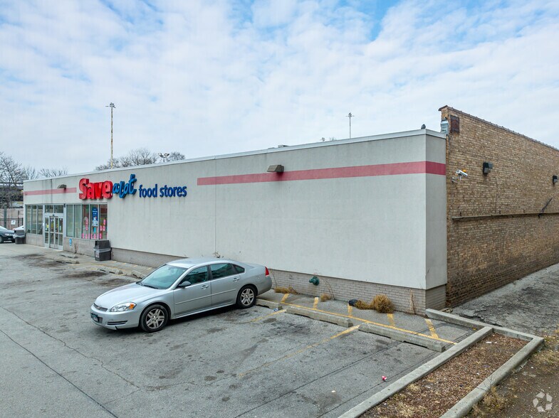 More Photos Of 344 E 63rd St, Chicago Supermarket For Lease