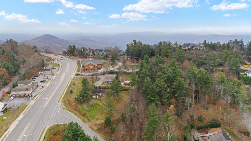 More Photos Of 986 Ransom St, Blowing Rock Hotel For Sale