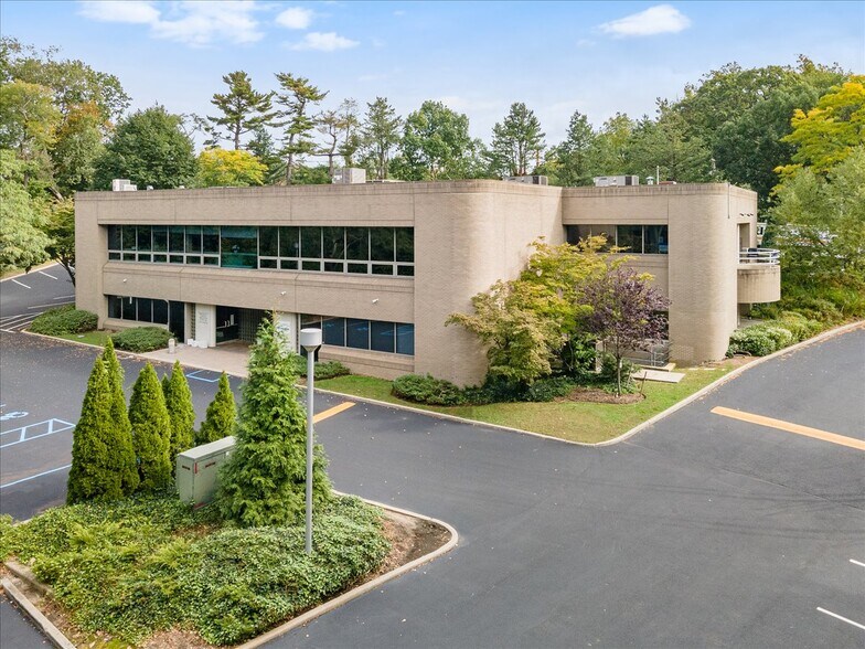 More Photos Of 3111 New Hyde Park Rd, New Hyde Park Medical For Lease