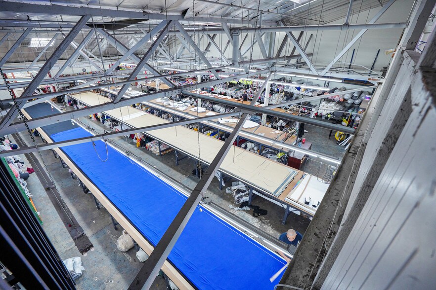 More Photos Of 710-734 E 62nd St, Los Angeles Warehouse For Lease