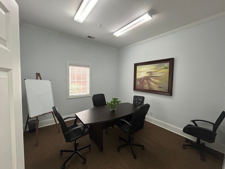 More Photos Of 109 Vista Oaks Dr, Lexington Medical For Sale