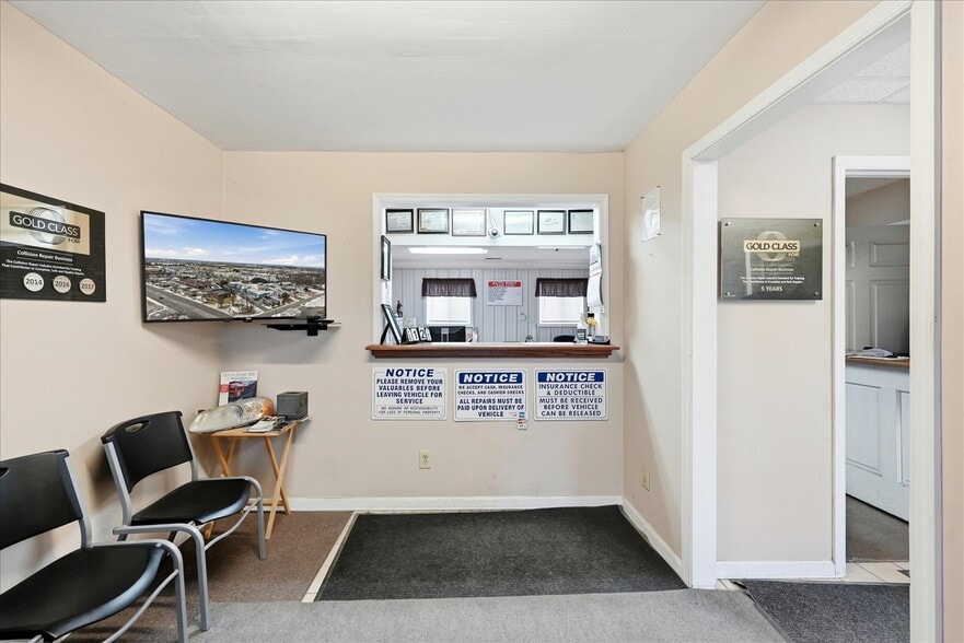 More Photos Of 116 Bruce Dr, Winchester Warehouse For Sale