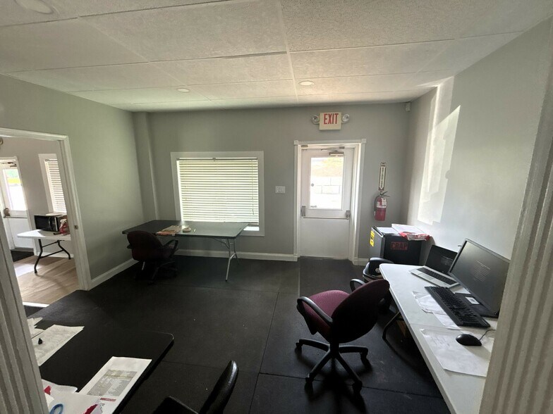 More Photos Of 906 Route 940, Pocono Lake Storefront Retail Office For Lease