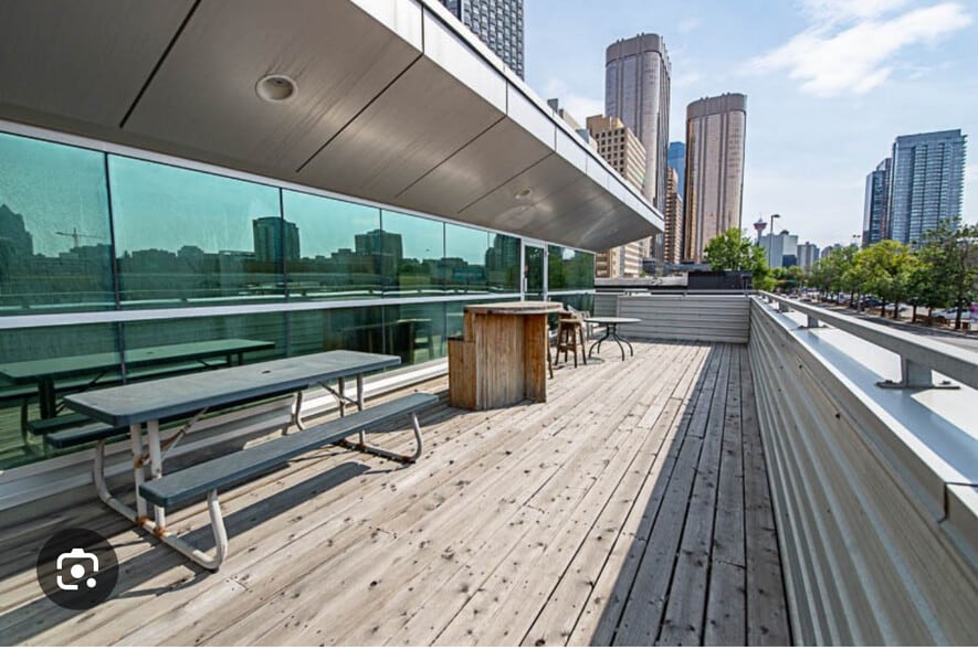 More Photos Of 902 9th Ave SW, Calgary Medical For Sale