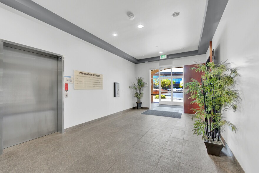 More Photos Of 750 Mason St, Vacaville Office For Lease