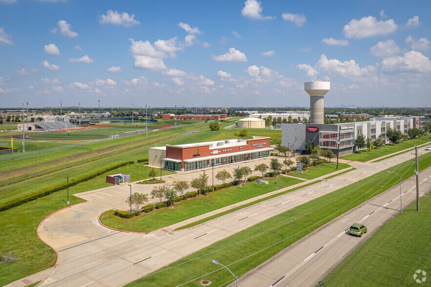 More Photos Of 3220 Kirby Dr, Pearland Storefront For Sale