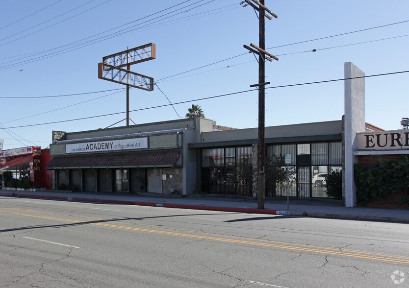 Primary Photo Of 16924-16926 Saticoy St, Van Nuys Office For Lease