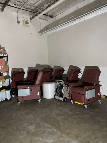 More Photos Of 4300-4302 Fairmont Pky, Pasadena Unknown For Lease