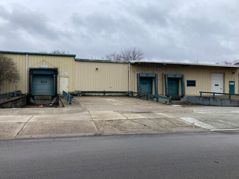 More Photos Of 228 W Chestnut St, Orrville Manufacturing For Lease