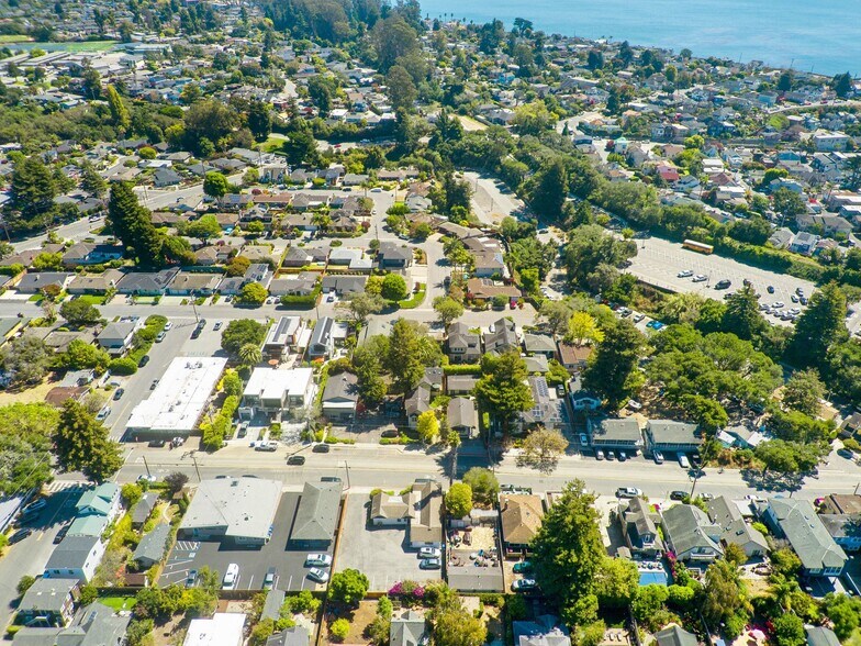 More Photos Of 518 Capitola Ave, Capitola Multifamily For Sale