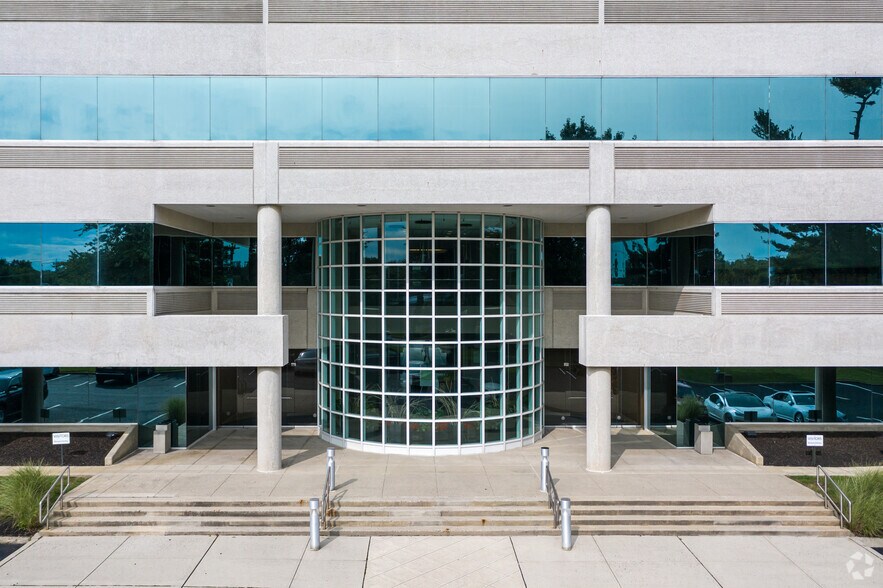 More Photos Of 1030 Broad St, Shrewsbury Unknown For Lease